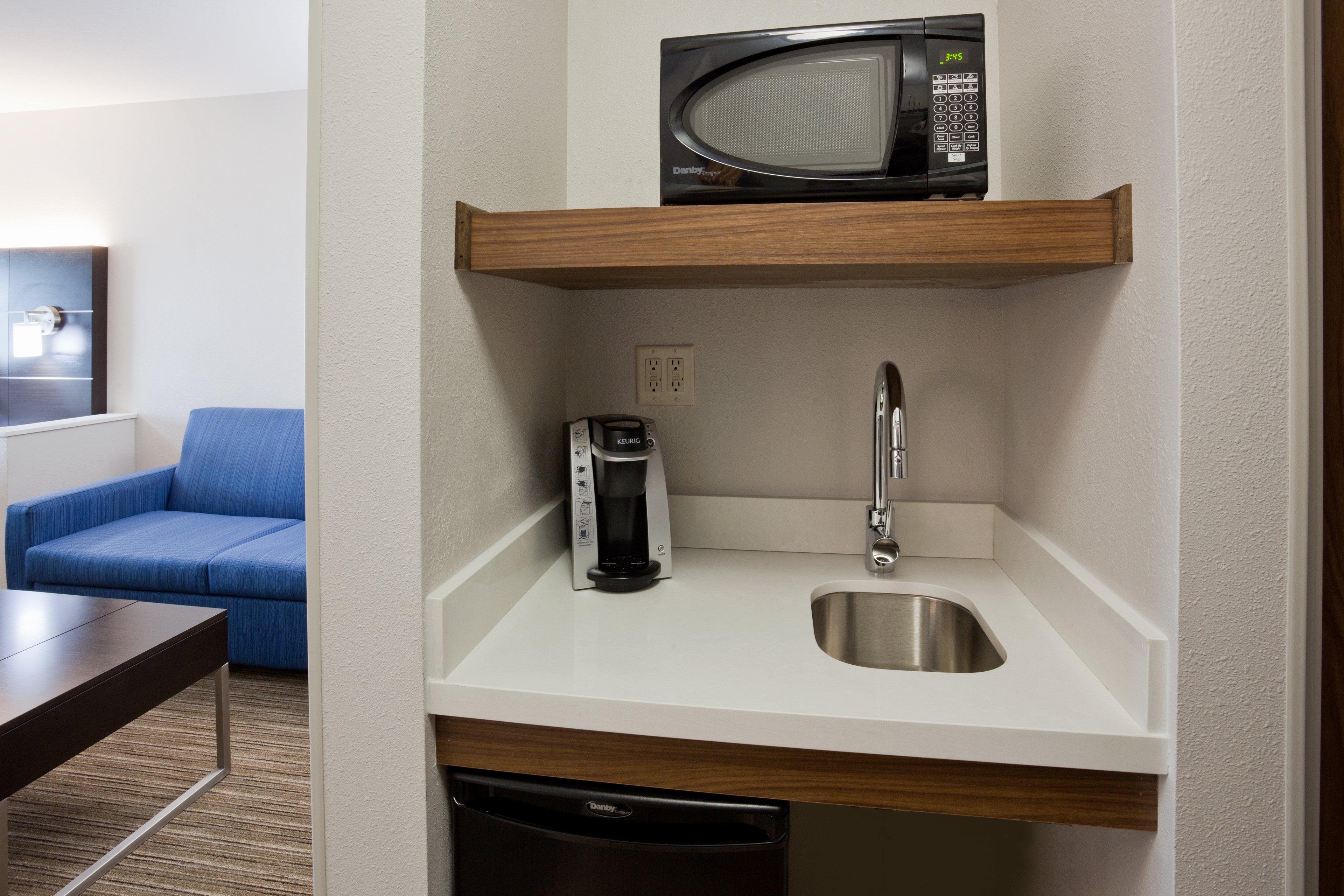 Holiday Inn Express & Suites - Dickinson By Ihg Экстерьер фото
