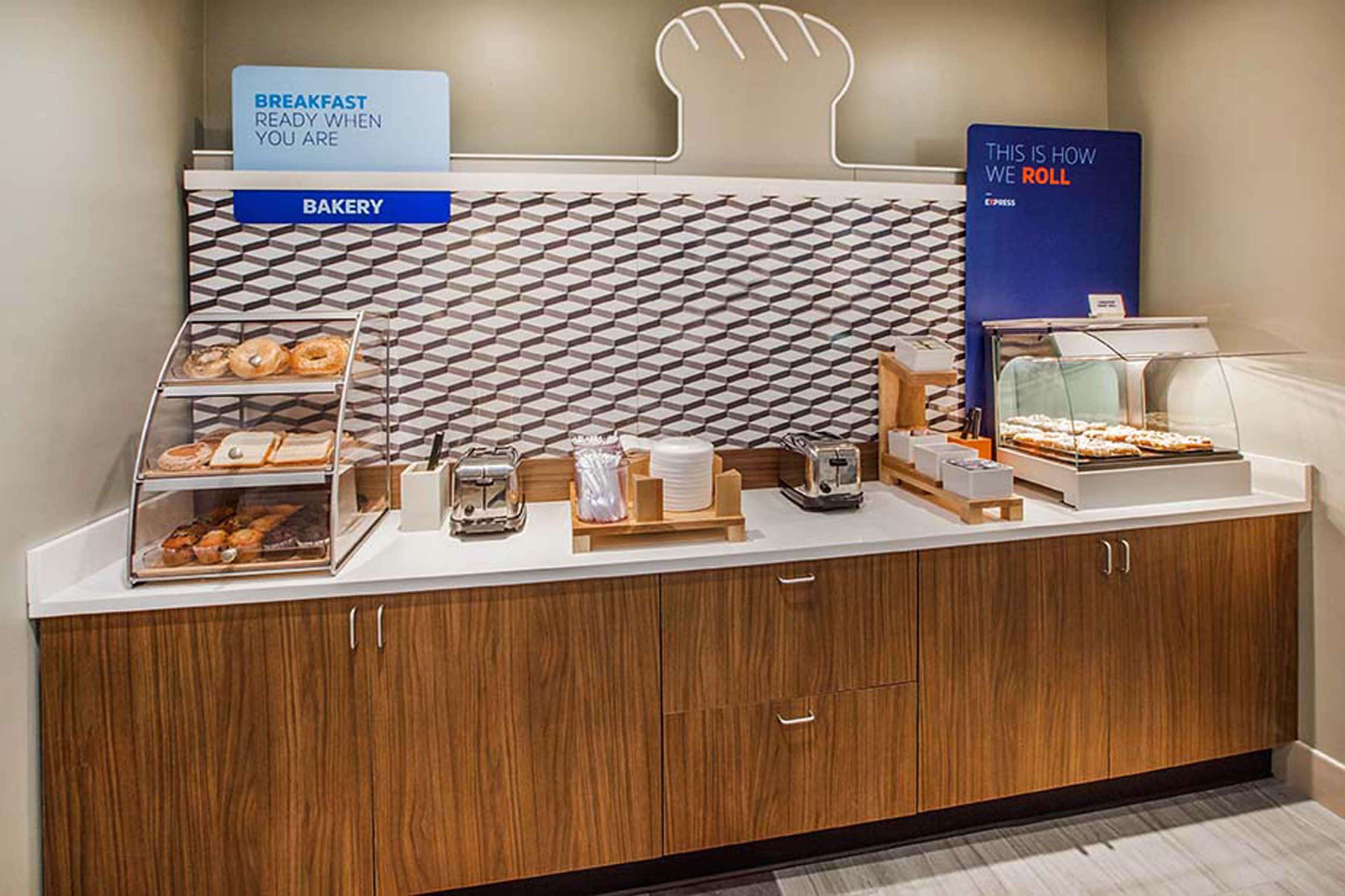 Holiday Inn Express & Suites - Dickinson By Ihg Экстерьер фото