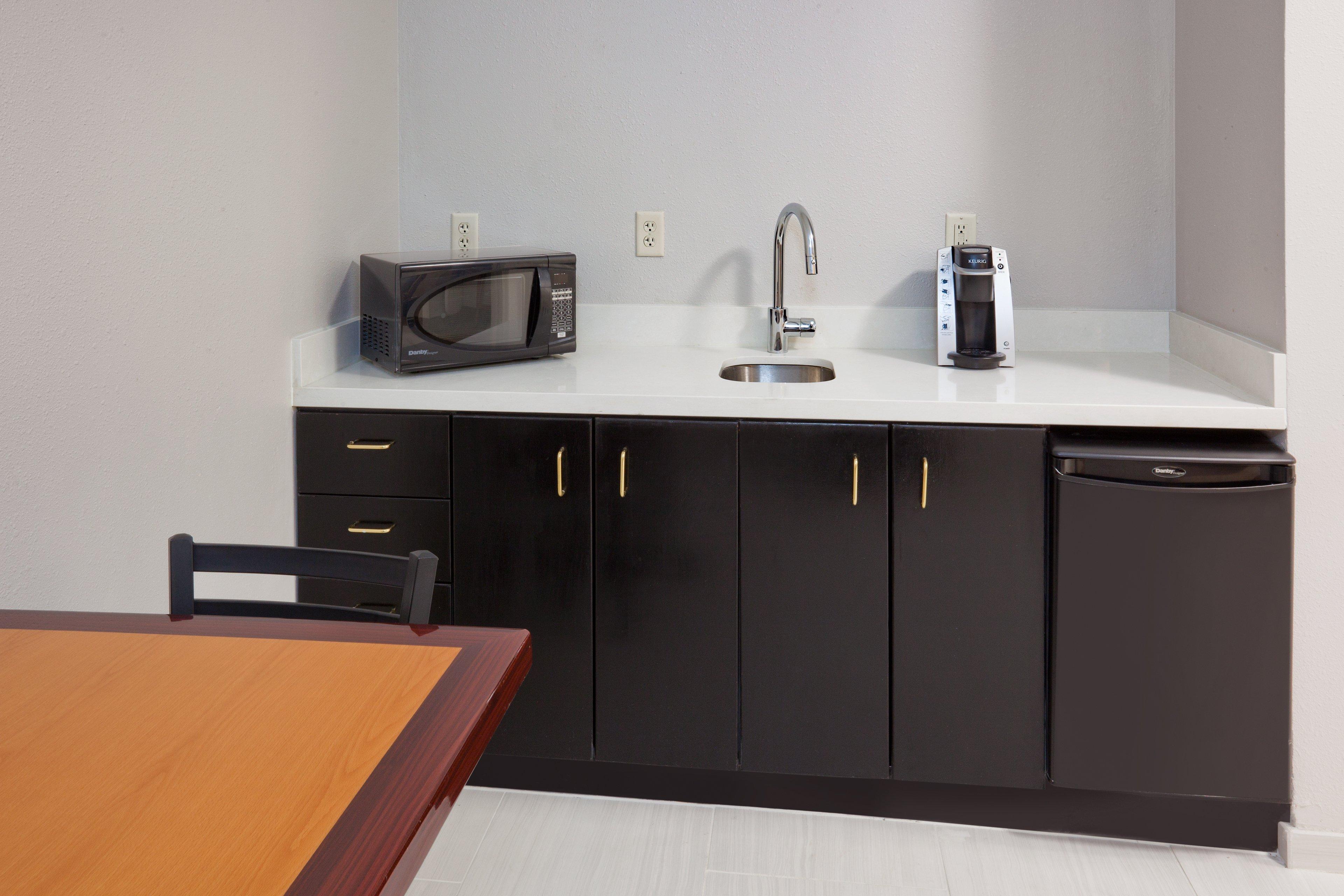 Holiday Inn Express & Suites - Dickinson By Ihg Экстерьер фото