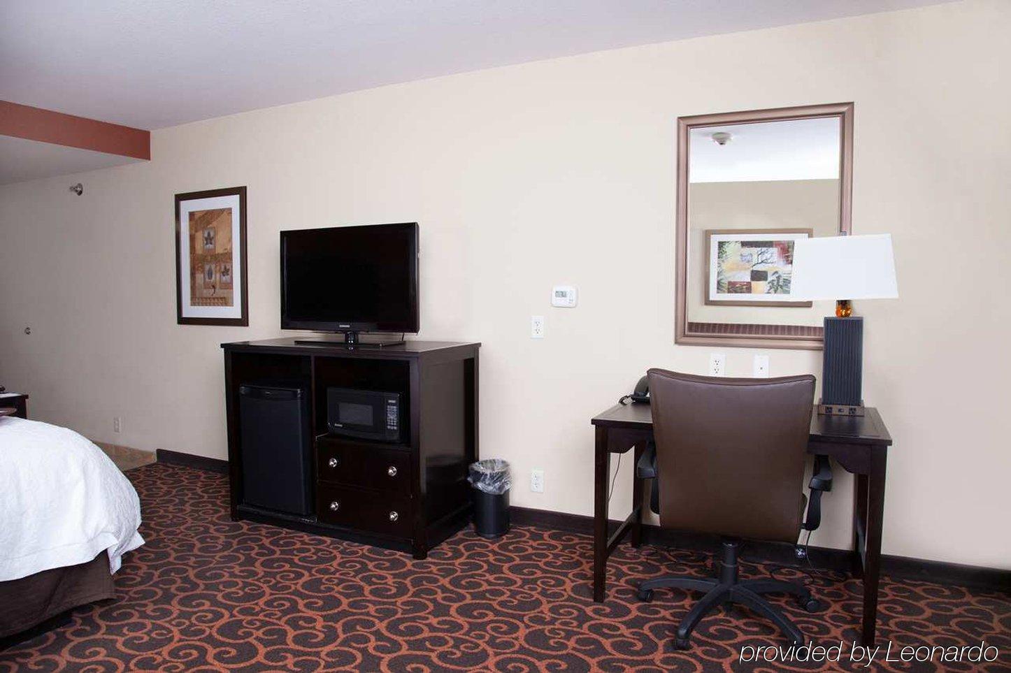 Holiday Inn Express & Suites - Dickinson By Ihg Экстерьер фото