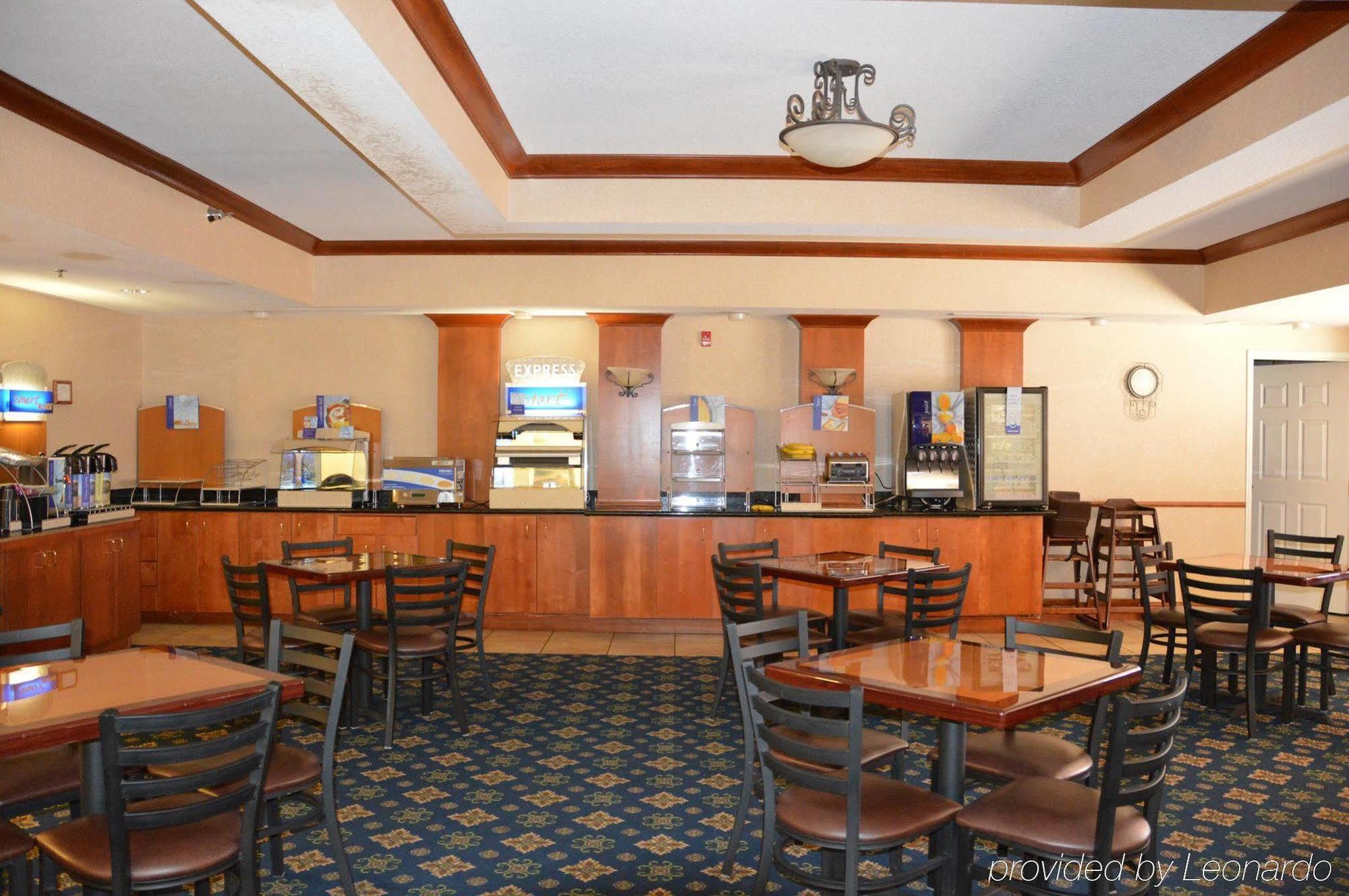 Holiday Inn Express & Suites - Dickinson By Ihg Экстерьер фото