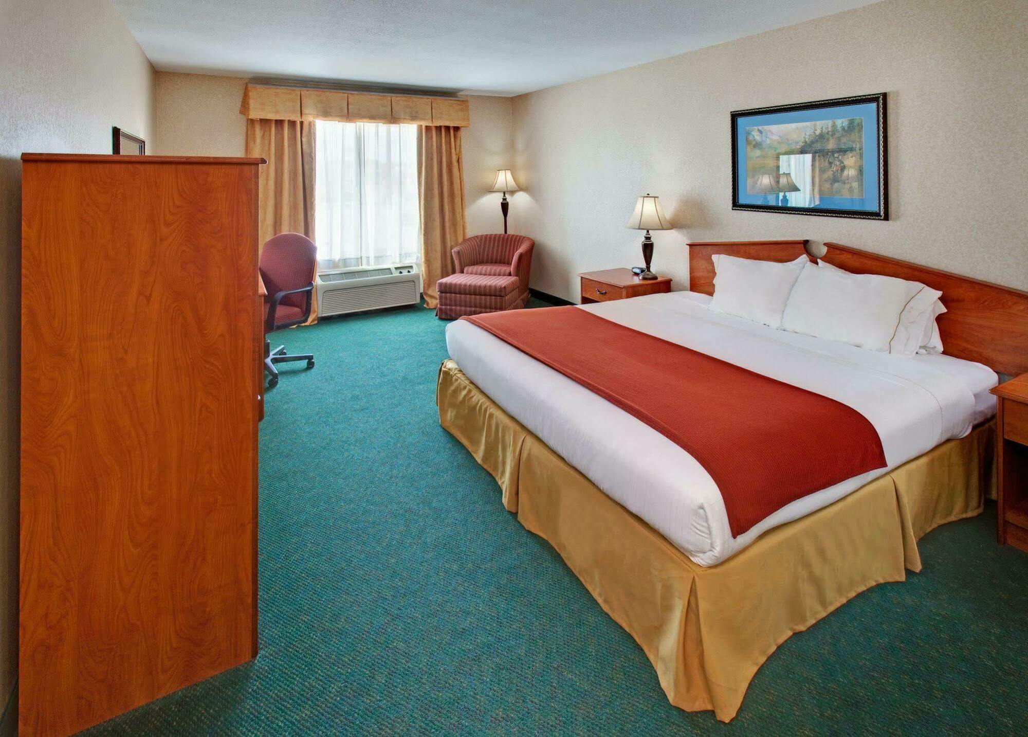 Holiday Inn Express & Suites - Dickinson By Ihg Номер фото