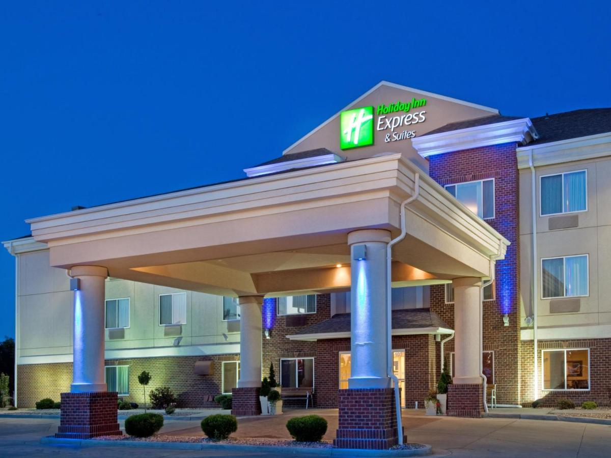 Holiday Inn Express & Suites - Dickinson By Ihg Экстерьер фото